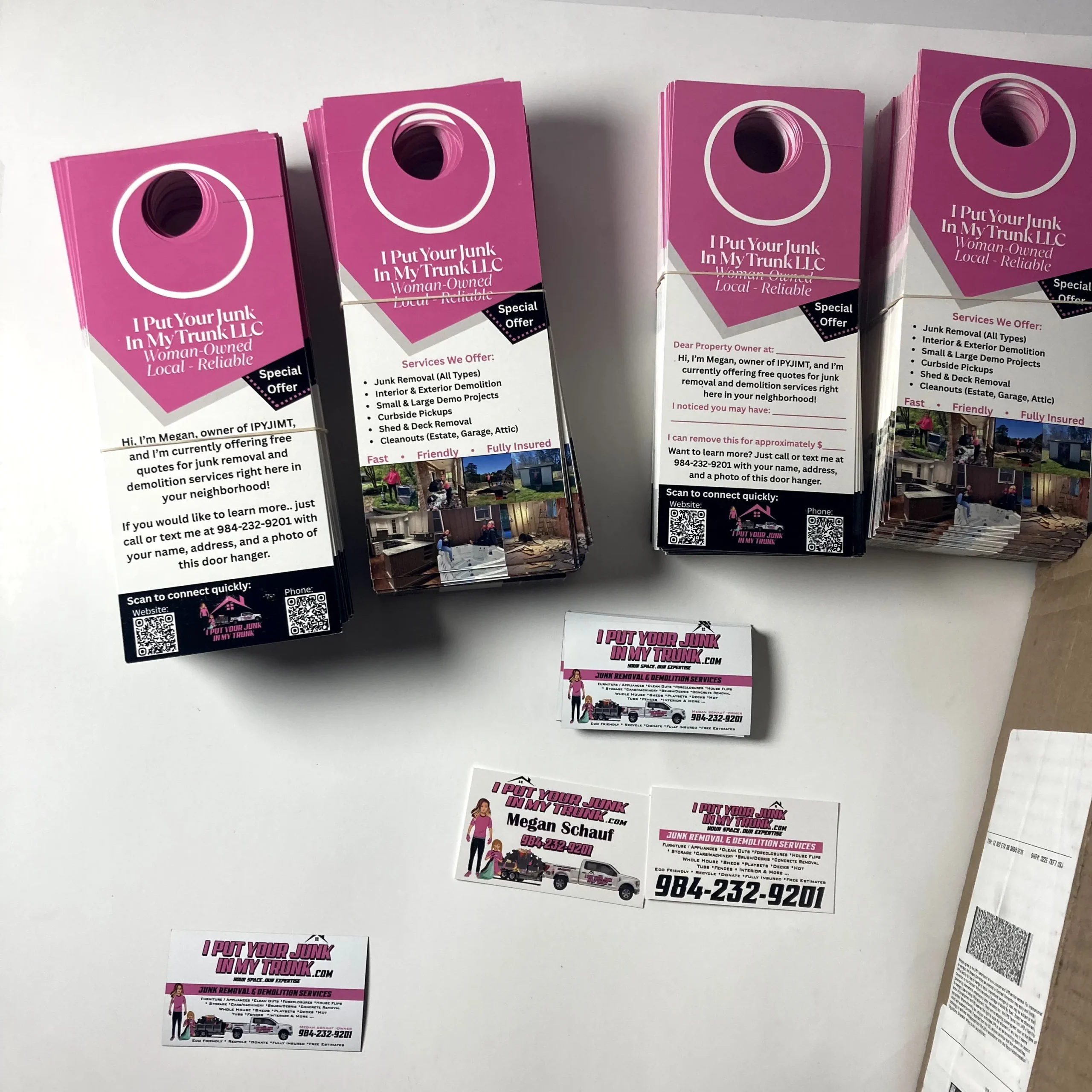 Custom printed door hangers and business cards for I Put Your Junk in My Trunk LLC.
